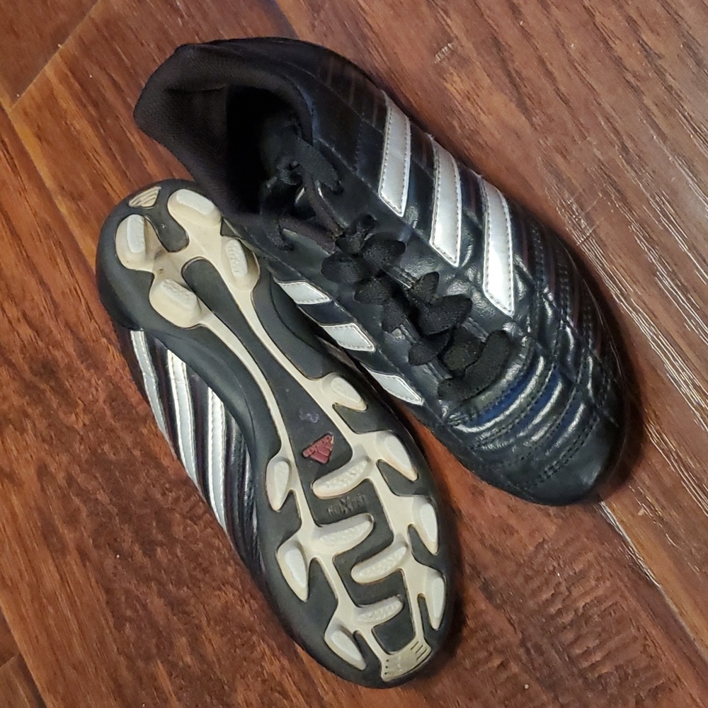 Shoes - Picture 3 of 4